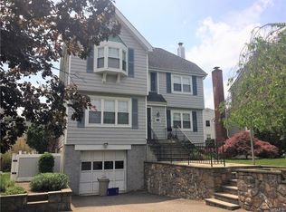10 Brookside Ln, Harrison, NY 10528