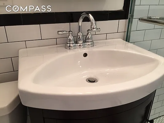 Rented by Compass | media 32