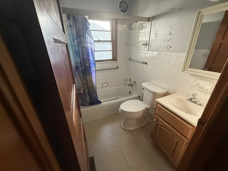 2913 Taylor Ave — Photo 4