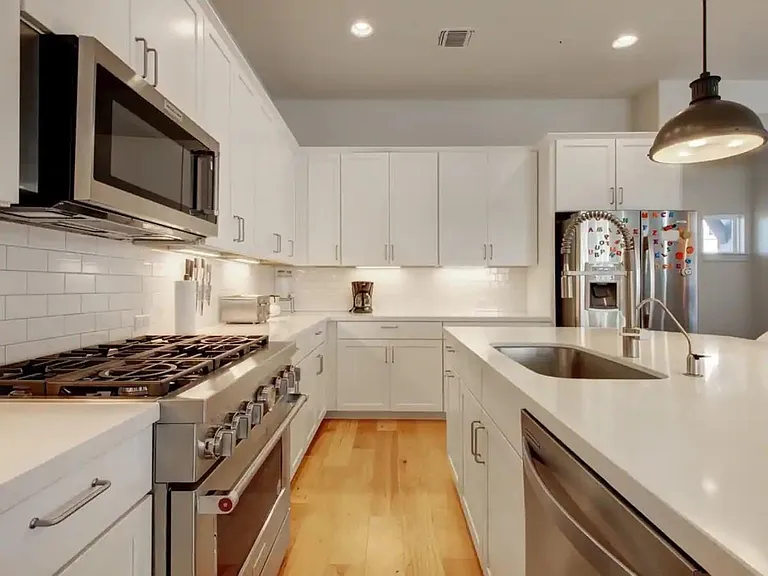 4711 Vaughan St — Photo 5