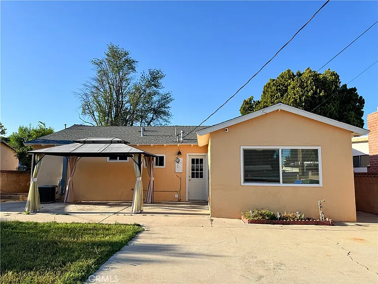 22908 Lull St — Photo 14
