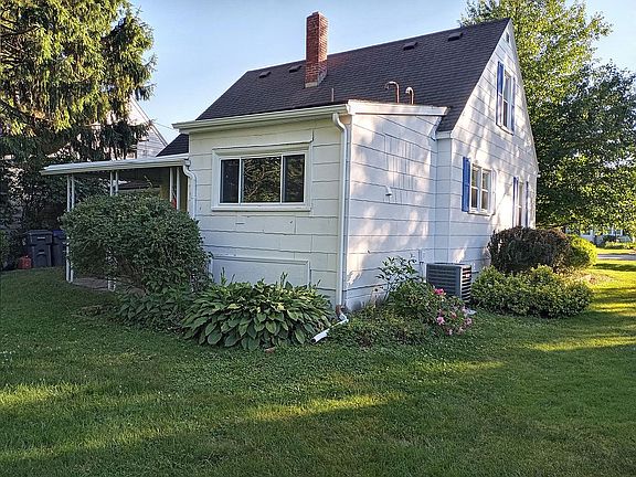 4th image of 1407 Harper Dr