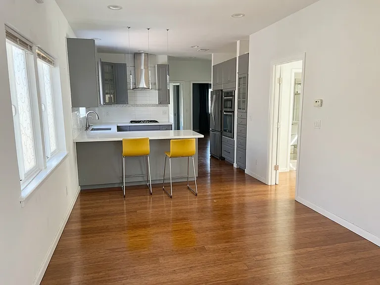 348 Lester Ave — Photo 3