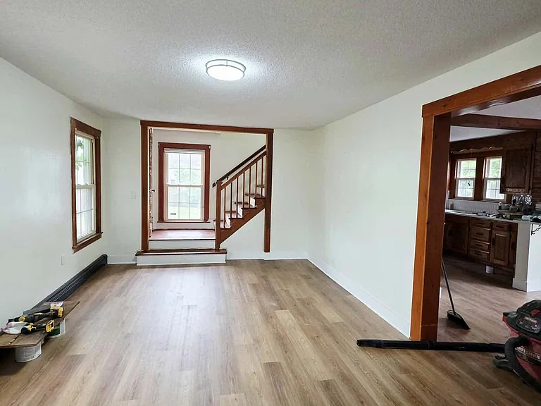 11 Nepaug St — Photo 4