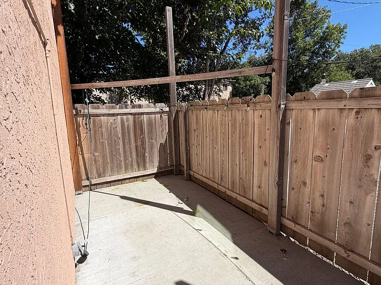 1448 Warner St — Photo 15