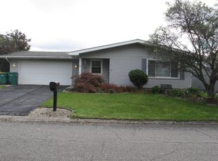 537 Riviera Rd, Valparaiso, IN 46385