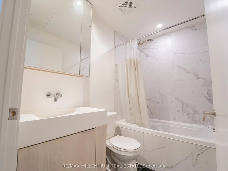 20 Richardson St #1808 — Photo 5