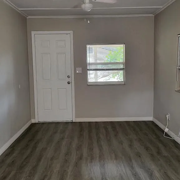 230 Delray Ave #B — Photo 3