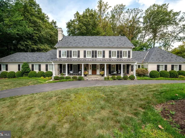 9921 New London Dr, Potomac, MD 20854