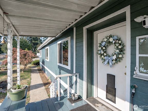 3rd image of 14405 Greenbelt Drive E
