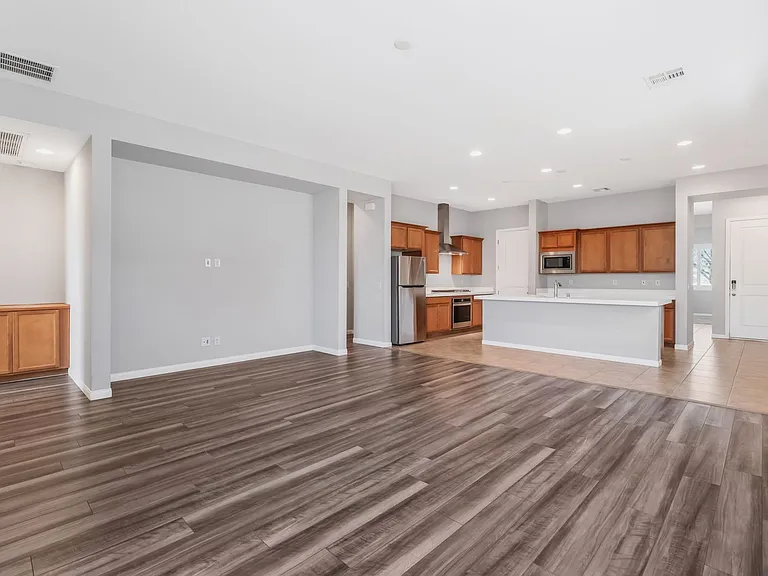 4748 Calming Garden St — Photo 7