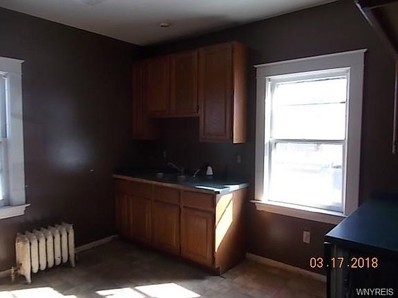 3rd image of 946 Vanderbilt Ave