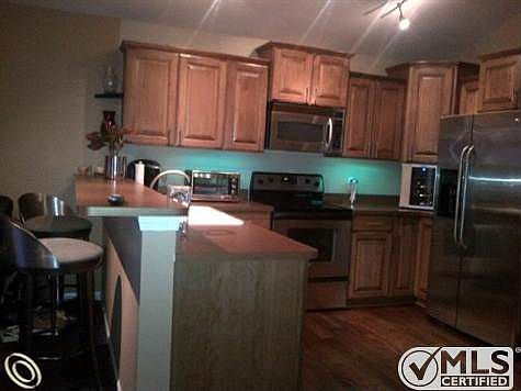 49089 W Woods Kitchen.jpg