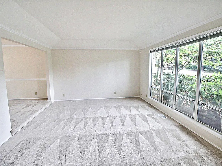 23952 SE 40th Pl — Photo 6