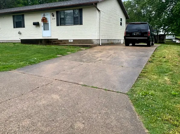 1329 N College St, West Plains, MO 65775
