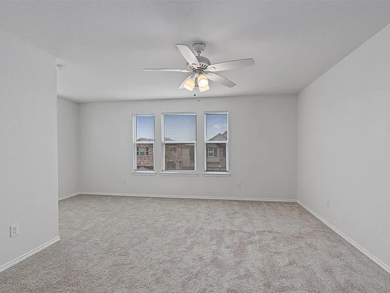 305 Los Cobos Ln — Photo 15