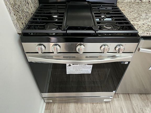 Kitchen, new Samsung gas range