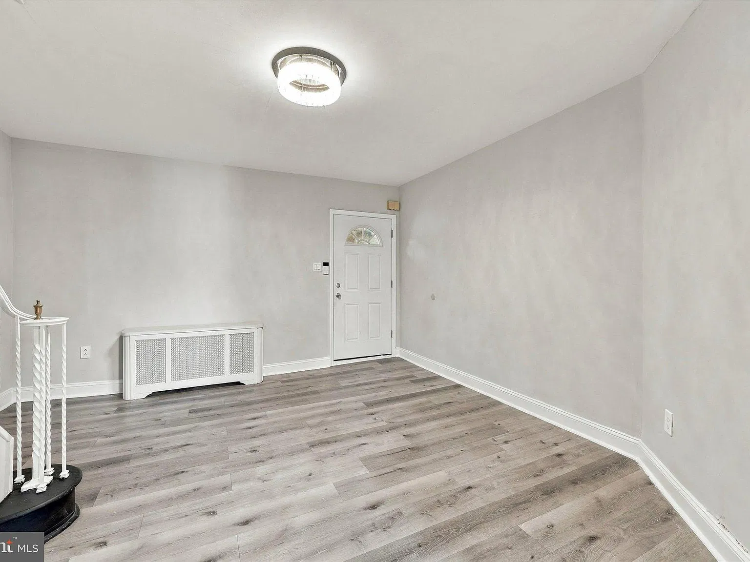 3 bed, 1.0 bath, 11 sqft, $1,895 — Photo 4