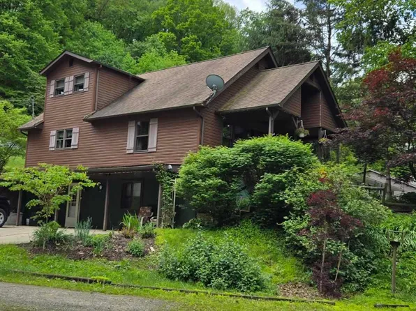 557 Ross Rd SE, Lancaster, OH 43130