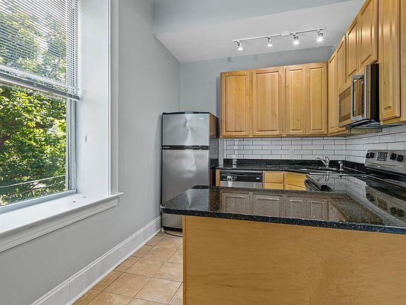 4th image of 3301 Park Ave APT 206