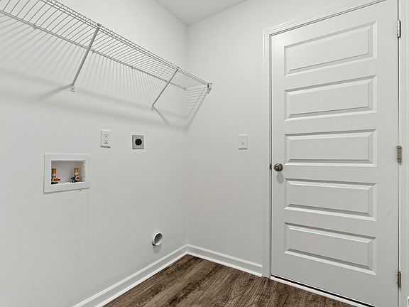 5th image of 451 Antler Way