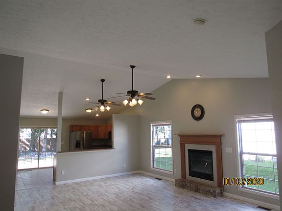 4th image of 184 N Furlong Dr