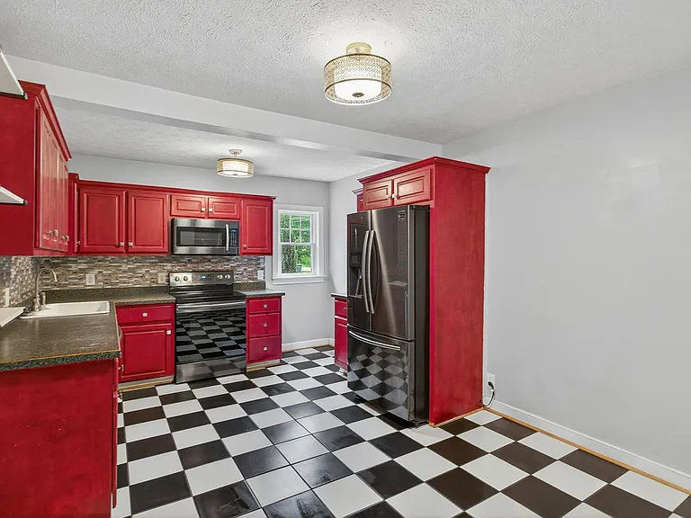 114 Battle Rd — Photo 33