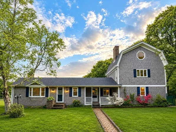 98 Ebony St, Fairhaven, MA 02719