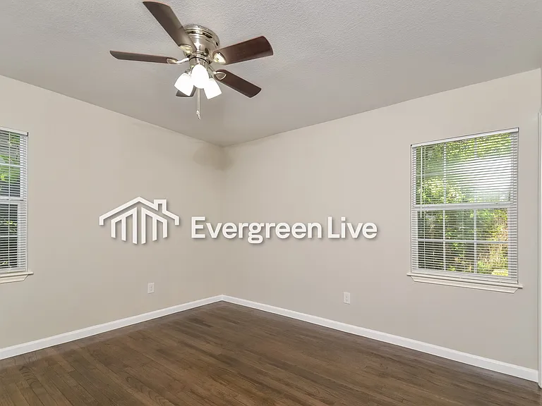 3811 Vanette Ln — Photo 11