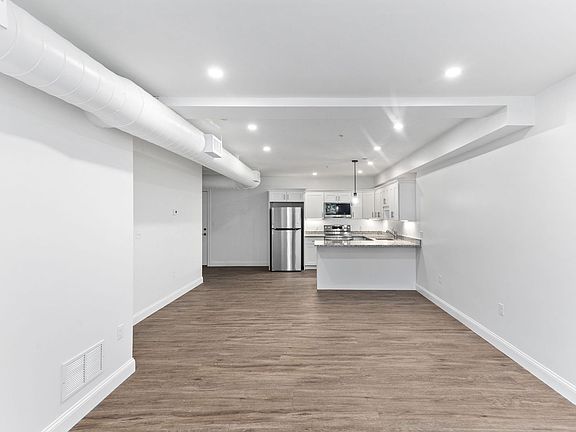 5th image of 8 Lincoln St #8LIN-117