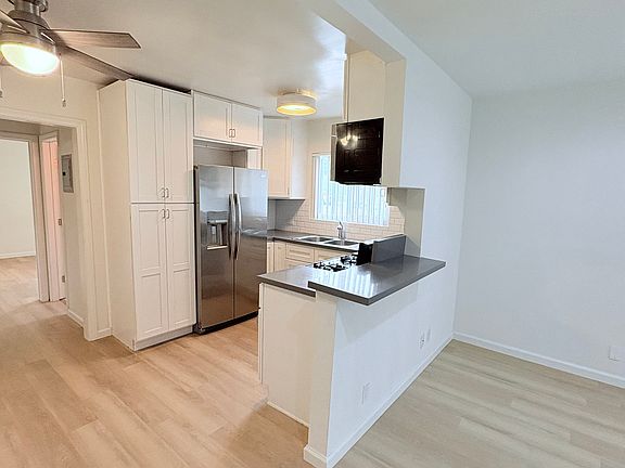 countertop dining space