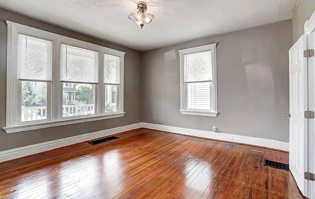 1 bed, 900 sqft, $1,350 — Photo 4