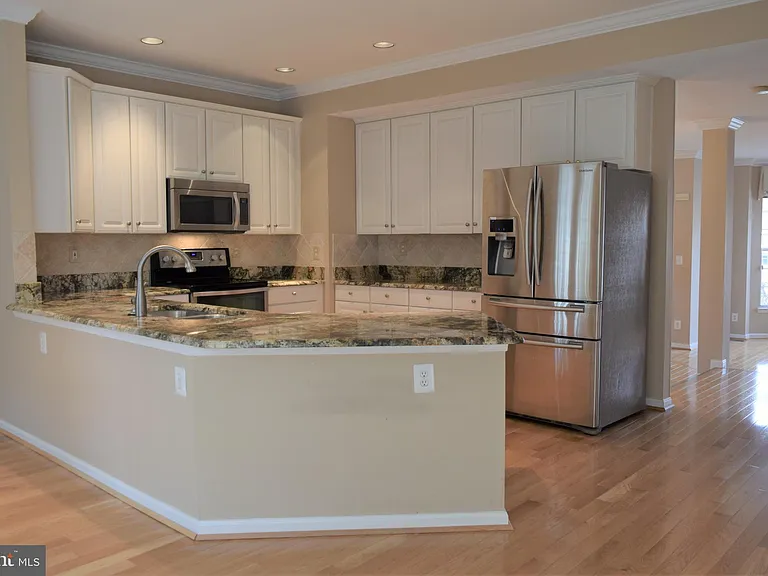 8933 Royal Astor Way — Photo 17