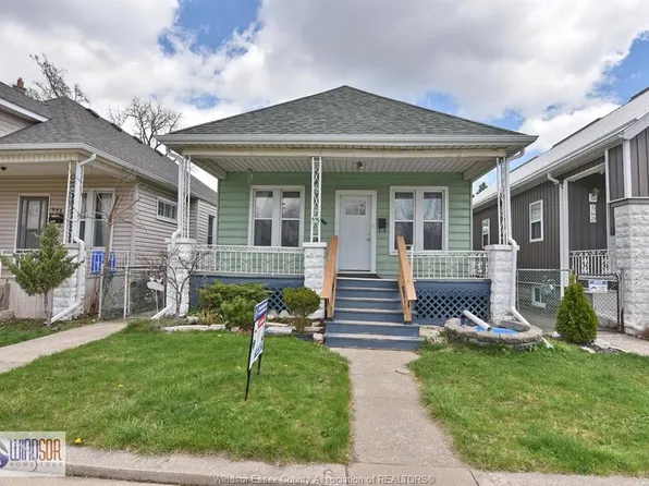 558 Elm Ave, Windsor, ON N9A 5H1