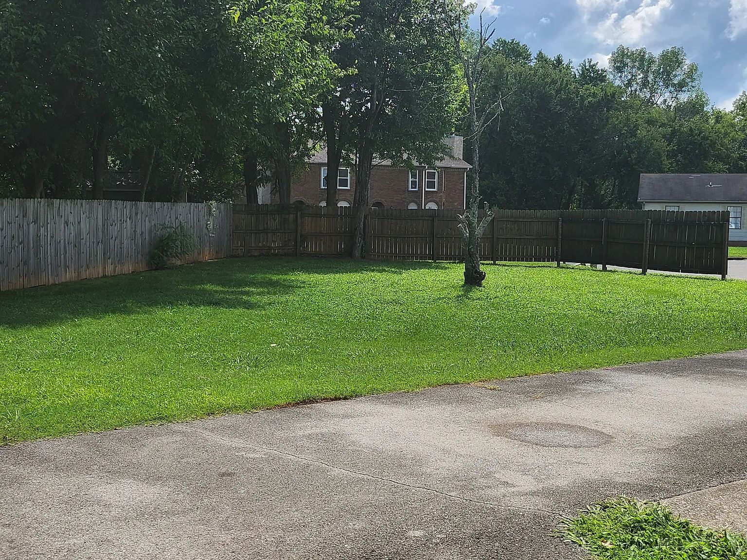 2 bed, 1.5 bath, 1000 sqft, $1,500 — Photo 4