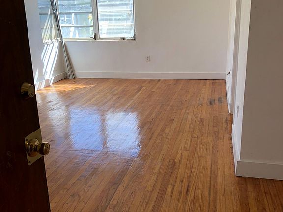 2nd image of 1016 Biarritz Dr APT 3