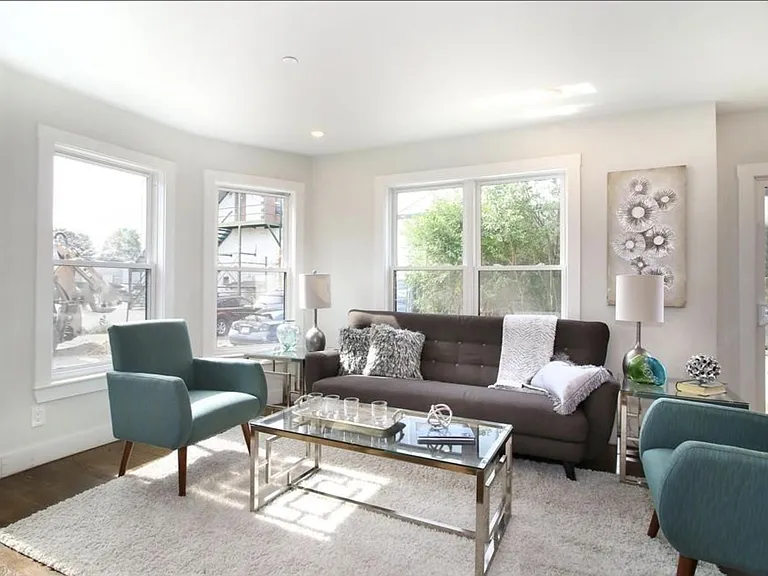 15 W Bellflower St #1 — Photo 5