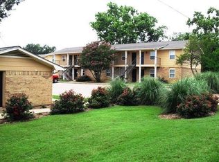 801 Wheelock St APT B8, Franklin, TX 77856