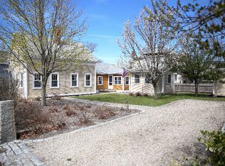 9 Smith St, Rockport, MA 01966