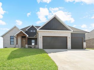 3214 N Marlin Dr, Ozark, MO 65721