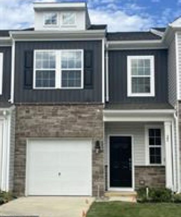 1st image of 22 Whaler Dr