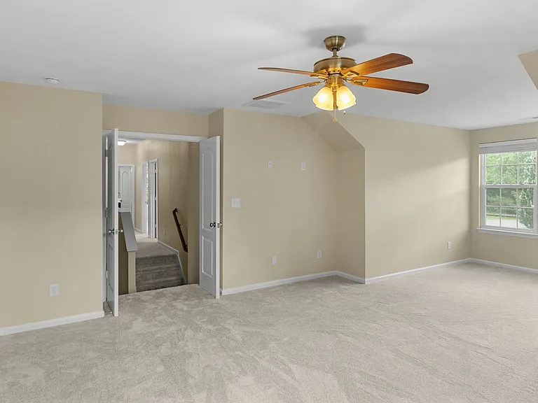 729 Creekwood Dr — Photo 24