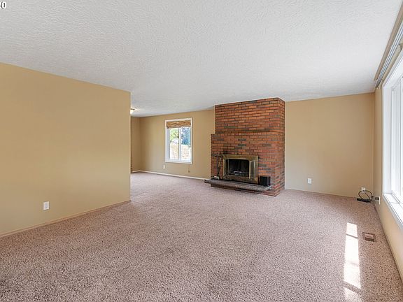 4th image of 5321 NE 30th Ave