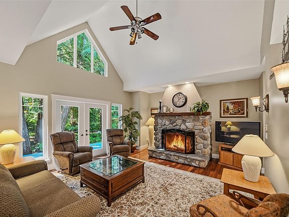 2nd image of 382 Dorset Rd