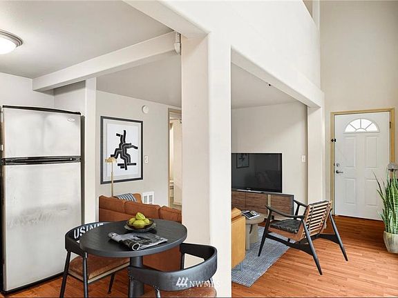 3rd image of 2818 Grand Ave Unit B102