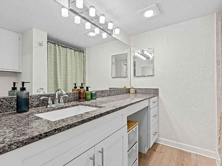 21 Royal Palm Way #1050 — Photo 15