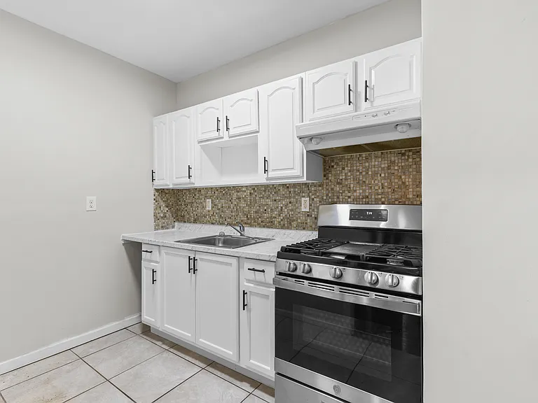 336 Madison Ave #2 — Photo 4