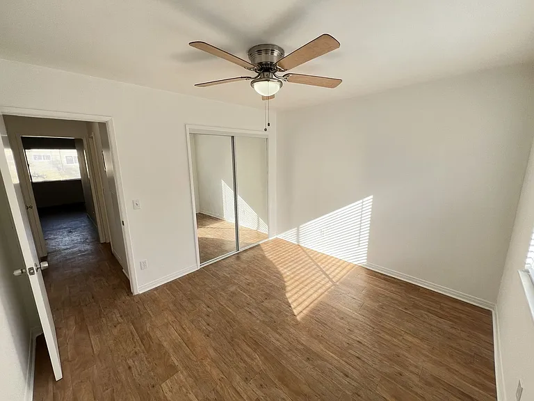 14650 Saticoy St — Photo 14
