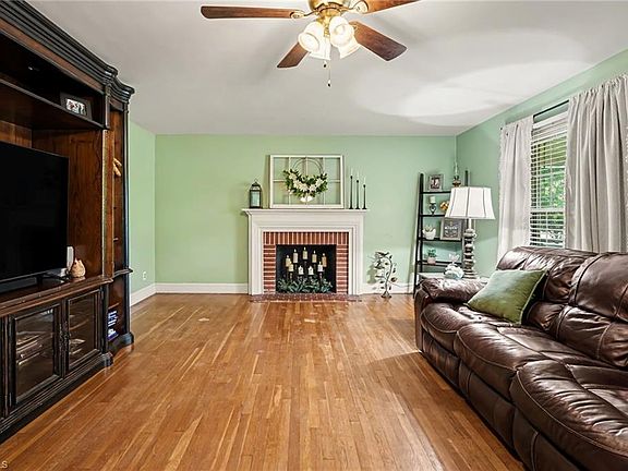 3rd image of 309 Kirby Rd