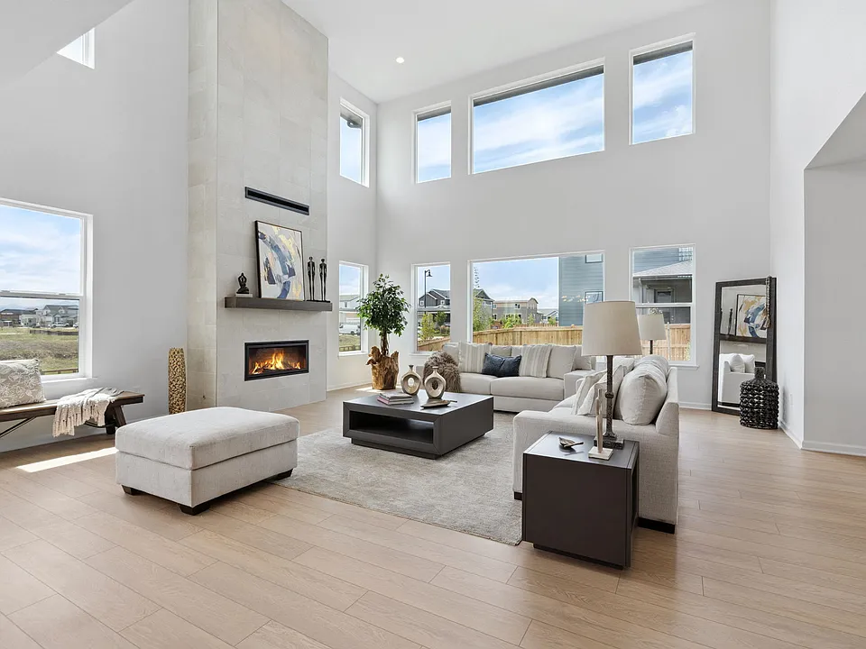 4439 Hickory Hl